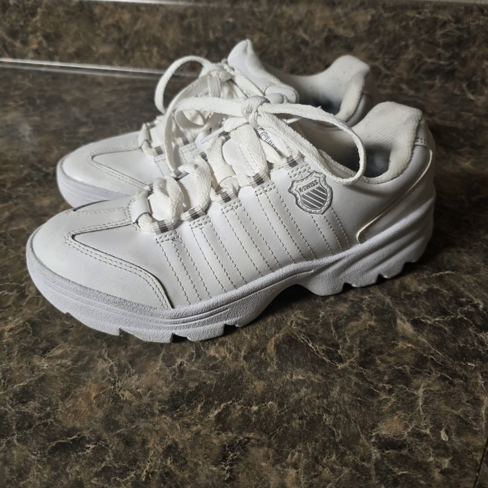K-Swiss Women's White Leather Walking Sneakers Shoes Size 6.5 Low Top 96381